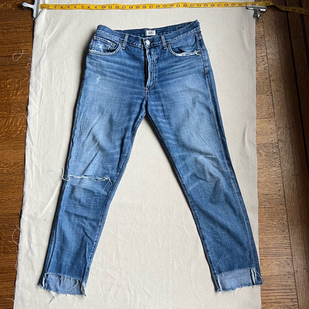 Citizens of Humanity distressed Liya High Rise Classic Fit hi/lo Jean 26